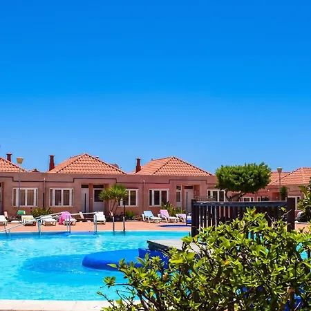 Vakantiehuis Comfortable House In Antigua With Shared Pool *
