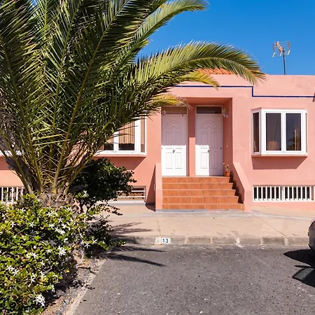 Comfortable House In Antigua With Shared Pool Vakantiehuis Costa De Antigua