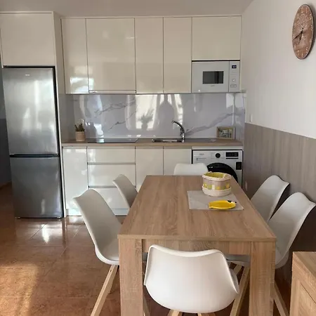 Comfortable House In Antigua With Shared Pool 펜션