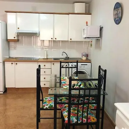 Vakantiehuis Comfortable House In Antigua With Shared Pool *