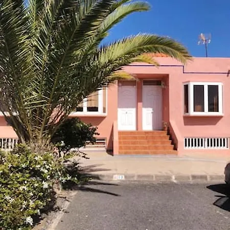Comfortable House In Antigua With Shared Pool Коста-де-Антигуа